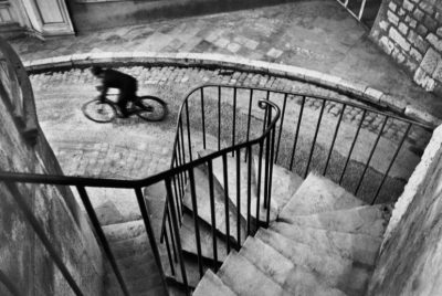 fotografos-famosos-henri-cartier-bresson-bicycle