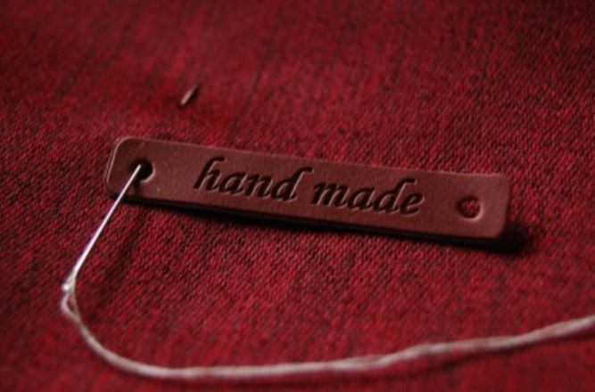 ¿Handmade o hecho a mano?