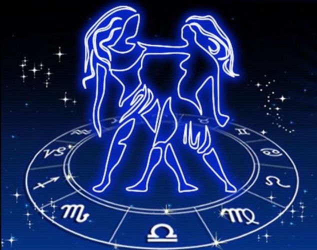 En la imagen el símbolo de géminis levantado sobre un horóscopo circular