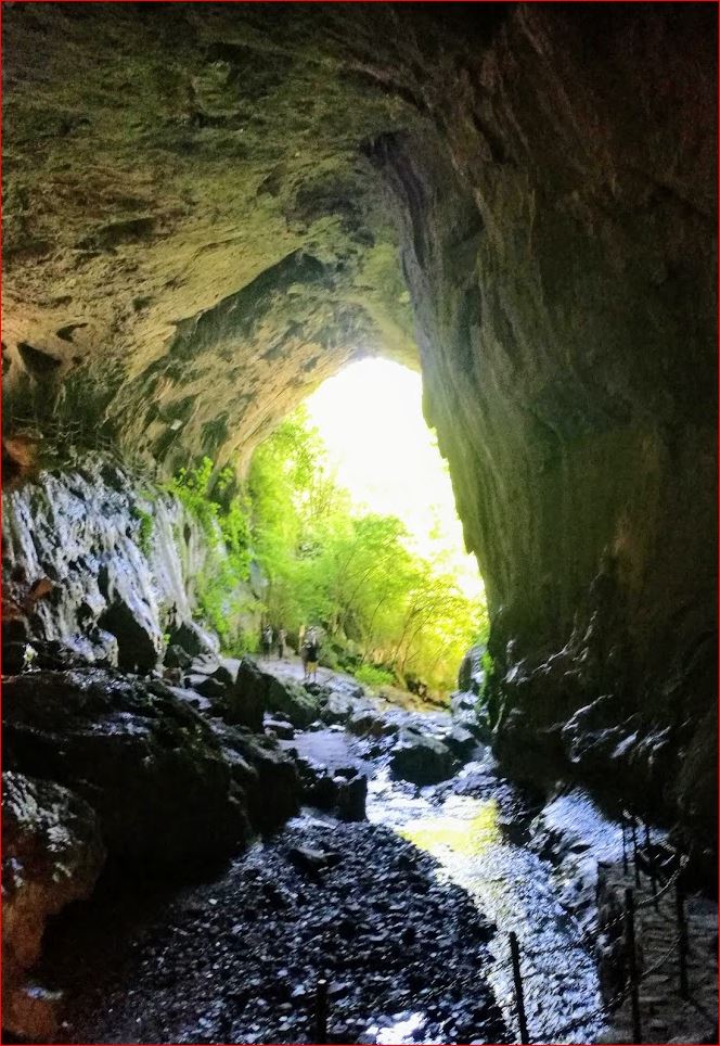 Qué hacer en Navarra: Visita a las cuevas de Zugarramurdi