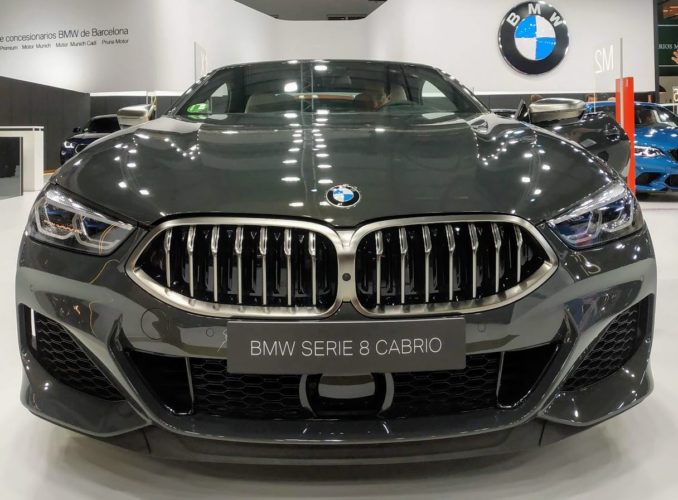 En la foto el frontal del BMW Serie 8 descapotable