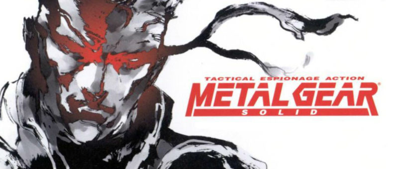 En la captura se ve una de las portadas de Metal Gear Solid, al fondo bajo un arte estilo acuarela se aprecia a un joven Snake, a su derecha la frase Meta Gear Solid con su tipografía habitual