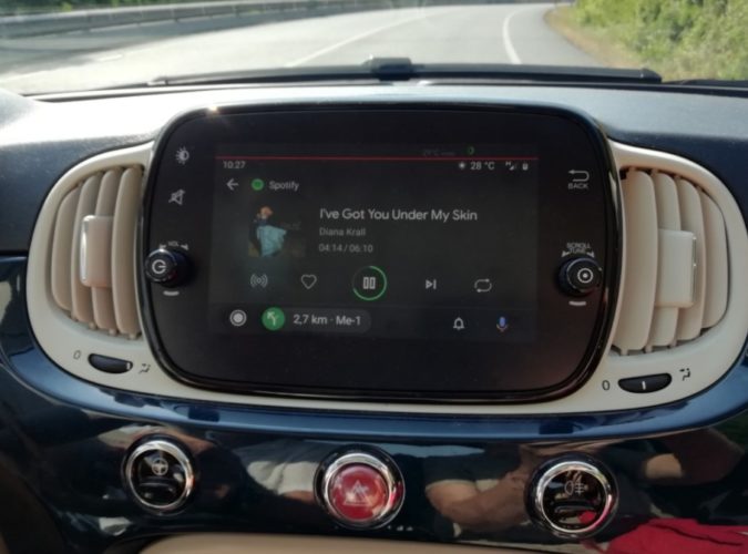 Escuchando Spotify con Android Auto
